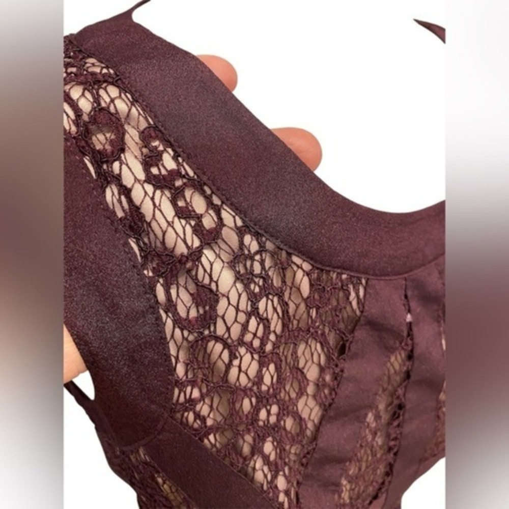 Gianni Bini Lace Cage Fit and Flare Midi Dress Burgundy Romantic Womens Size 2 - Picture 4 of 11